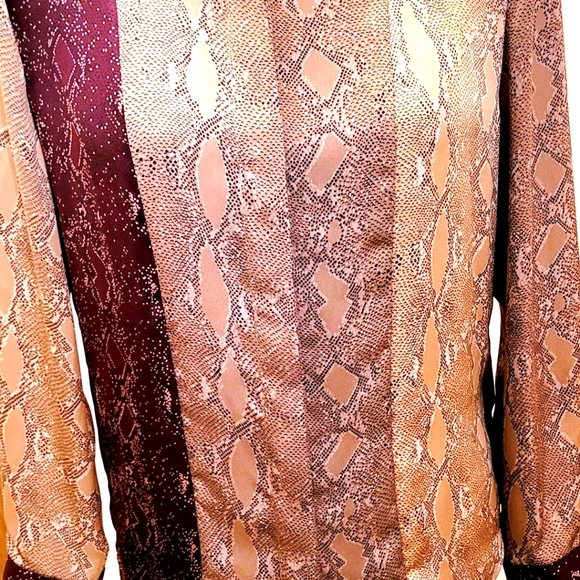 Nice button down top sz Small - Picture 3 of 11